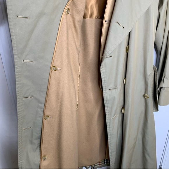 Burberry trench coat size XL - Picture 16 of 16